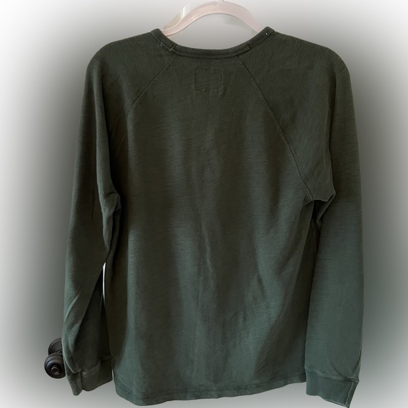 Abercrombie & Fitch Men’s Long Sleeve Tee. Size S. Color Green. - Picture 2 of 3